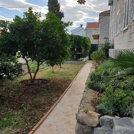 Apartman Tezoro 2 *